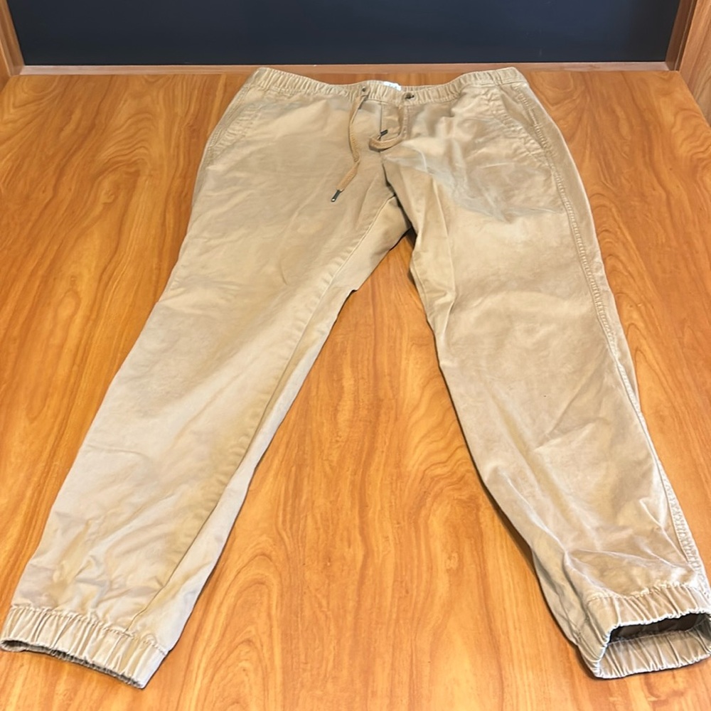 Gap Essential Jogger Medium